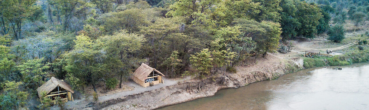 Camp am Flussufer