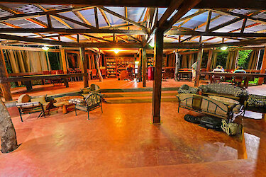 Lounge der Amuka Safari Lodge