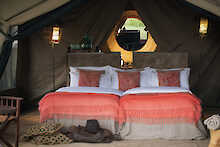 Safarizelt mit Doppelbett