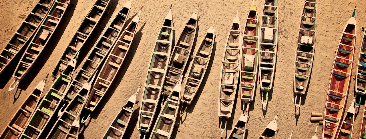 Boote am Strand des Senegal