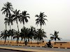 Straße am Strand in Lomé