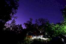 Xobega Island Camp bei Nacht