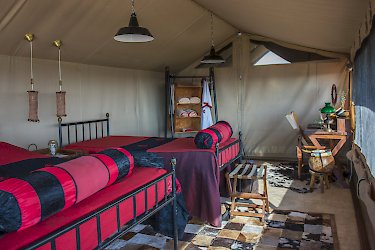 Innenansicht Doppelzelt im Shu'mata Camp Tansania