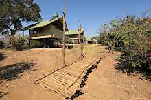Außenbereich und Blick auf die Unterkünfte Kavinga Safari Camp
