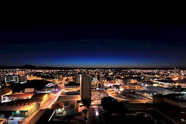 Windhoek bei Nacht