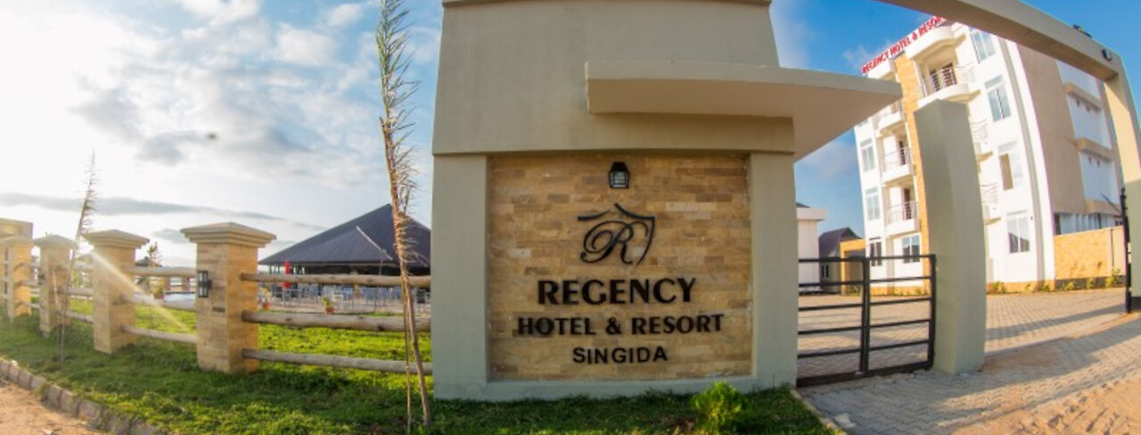 Eingang Regency Hotel & Resort Singida