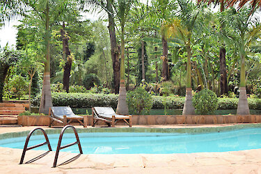 Der Pool der Chanya Lodge