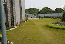 Gartenanlage und Pool des Hotel Jess