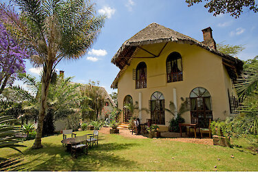 Ausblick auf den Garten im Arusha Safari Lodge Unterkunft