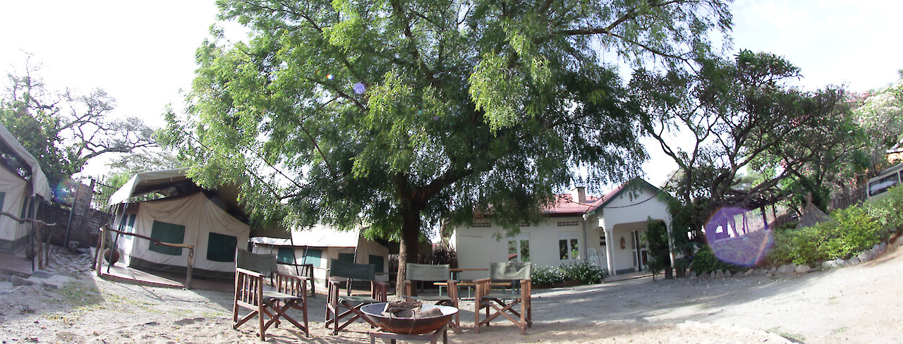 Außenansicht auf das Karamoja Camp
