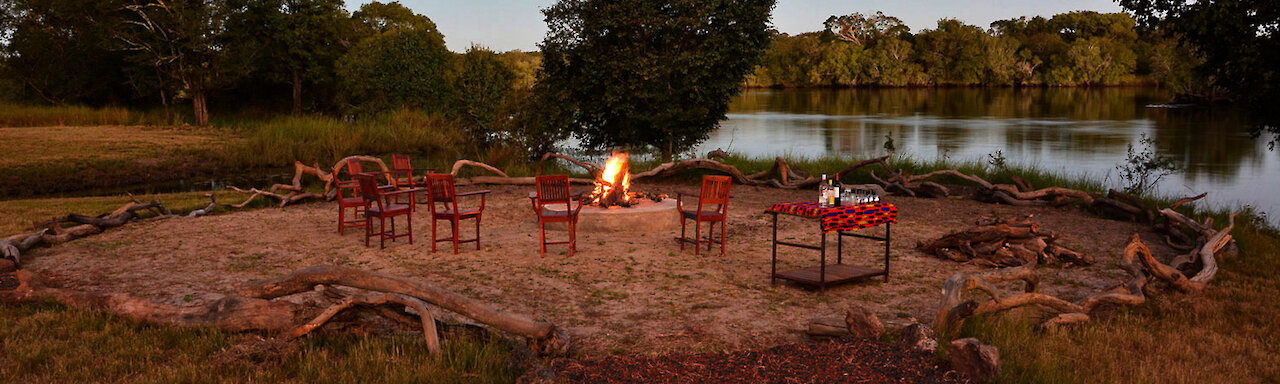 Kafue River Lodge Outdoor Dining im nördlichen Teil des Kafue‑Nationalparks in Sambia