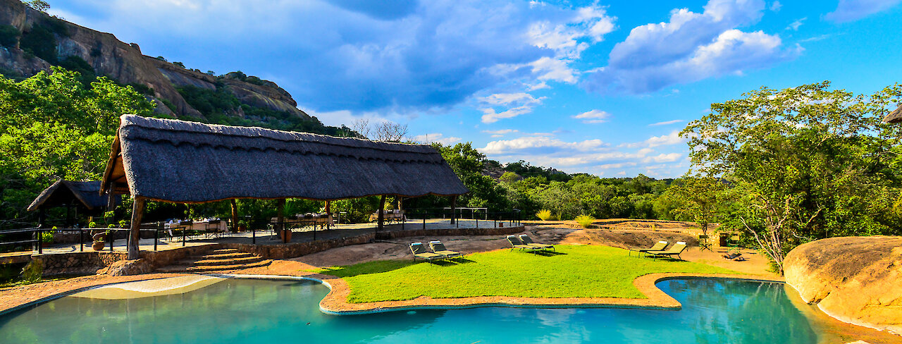 Bei Sonnenschein am Pool im Matobo Hills