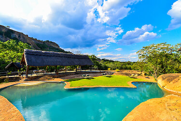 Bei Sonnenschein am Pool im Matobo Hills