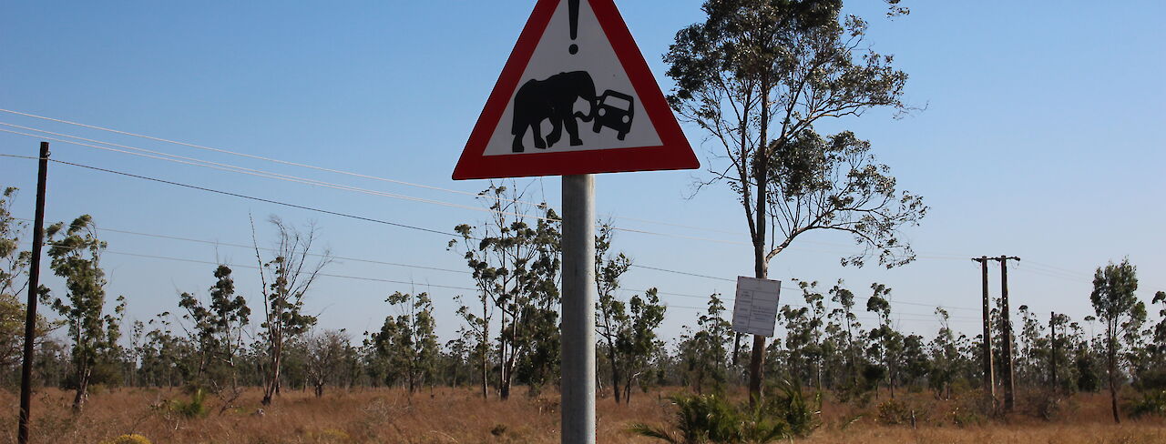 Verkehrsschild in Mosambik