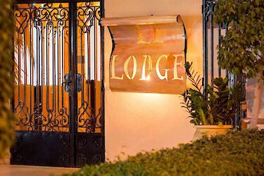 Eingang der Lodge des Almadies