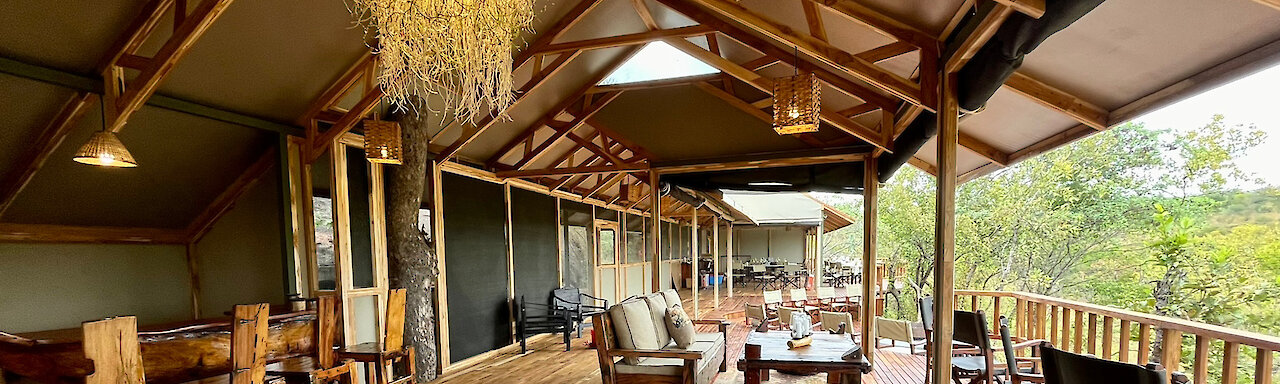 Tansania Tarangire View Camp Terrasse Lounge mit Sitzgelegenheiten