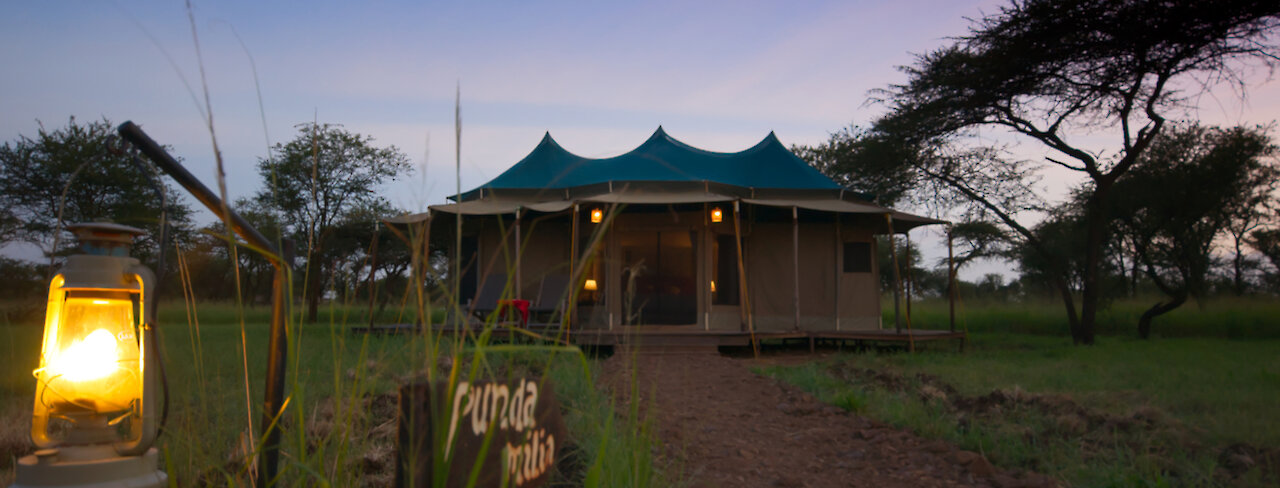 Das Narudi Tented Camp von außen