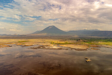 Spiegelungen im Natronsee