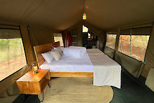 Ausstattung Zelt mit Doppelbett im Mkomazi View Lodge