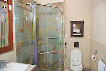 Badezimmer der Great Rift Valley Lodge