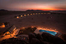 Desert Quiver Camp bei Sonnenuntergang