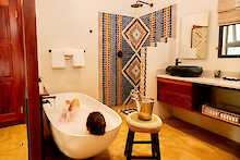 Badezimmer des Deluxe Zimmers