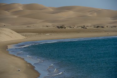 Dünen am größten Salzwassersee Marokkos