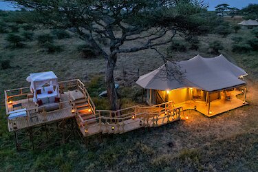 Olmara Camp am Abend im Serengeti-Nationalpark