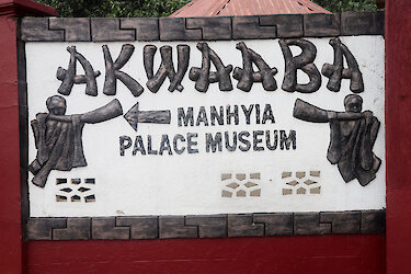 Akwaba Museumsschild