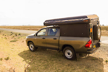 Toyota neben der Straße