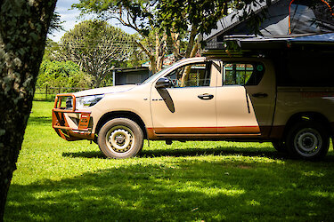 Toyota Hilux Camper Alucab UG