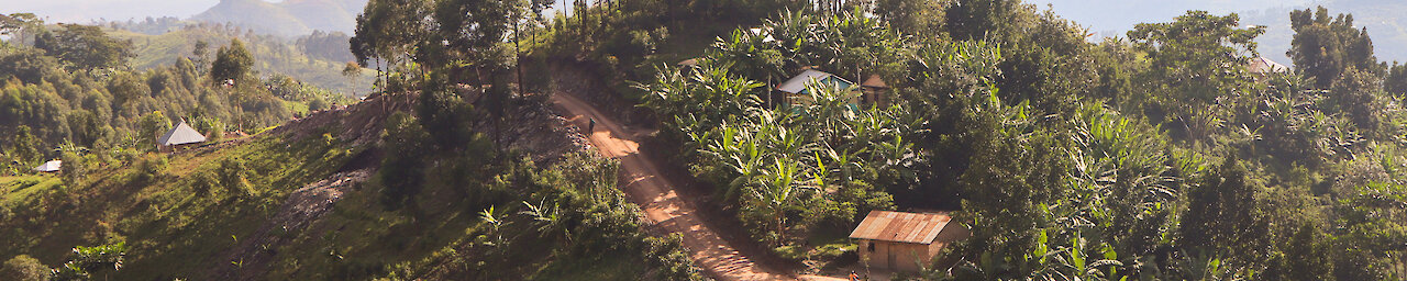 Straße im Hochland von Buhoma