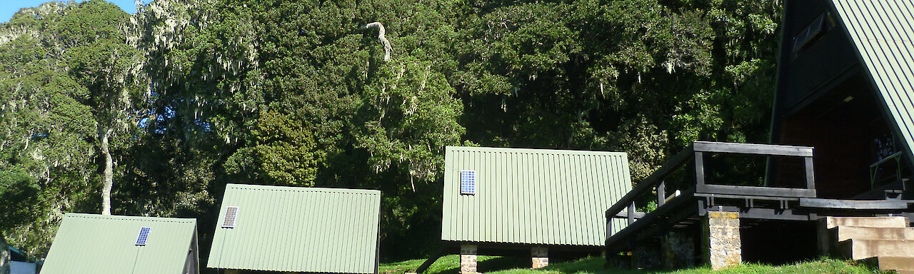 Außenansicht der Mandara-Hütte
