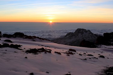 Sonnenaufgang am Uhuru Peak