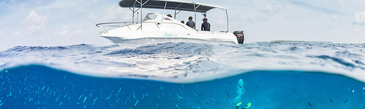 Taucher unter Wasser