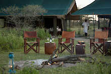 Erloschene Feuerstelle im Nyikani Migration Camp Kogatende