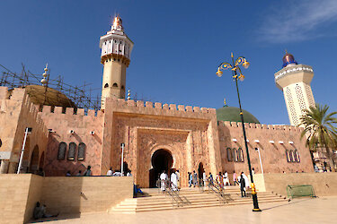 Blick auf die große Moschee in Touba
