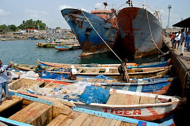 Boote im Hafen von Lomé