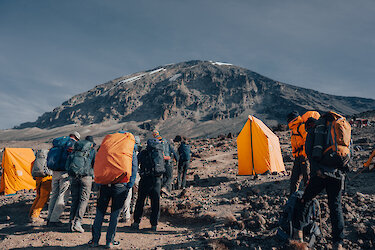 Die Wanderer brechen auf zur letzten Etappe