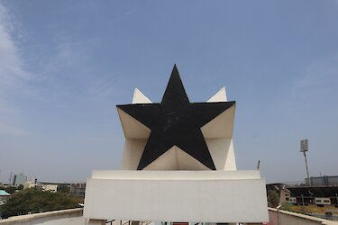 Tag 1. Der schwarze Stern auf dem Unabhängigkeitsbogen in Ghana
