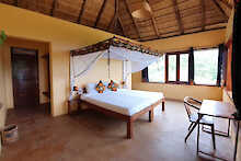 Kikonko Lodge Zimmer mit Doppelbett