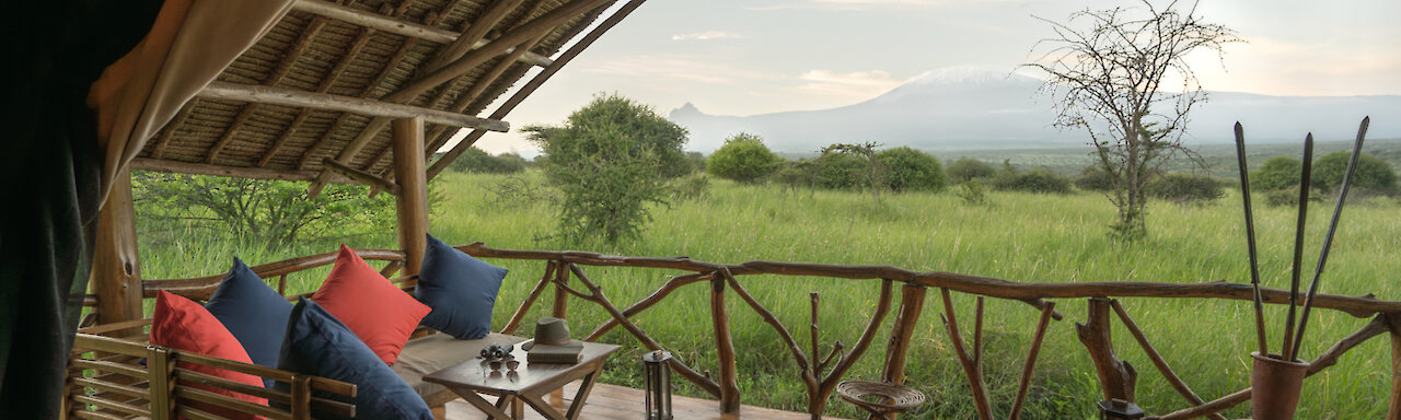 Blick ins Grüne von der Terrasse des Elarai Camps