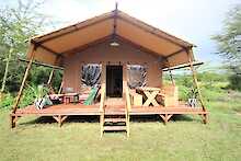 Africa Safari Lake Natron Camp Zelt Unterkunft Frontansicht