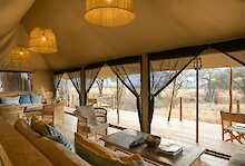 Sitzlounge mit Blick auf den Tarangire-Nationalpark im Olkeri Camp