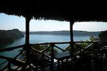 Terrasse mit Blick auf Lake Chala