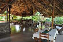 Restaurant und Sitzlounge im Meru Mbega Lodge