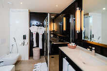 Bad im Prestige Zimmer mit Meerblick