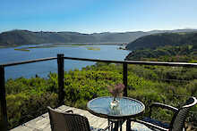 Elephant Hide of Knysna Guest Lodge Terrasse mit Blick auf die Knysna Lagune