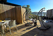 Elephant Hide of Knysna Guest Lodge Familien Terrasse mit Sonnenschaukeln