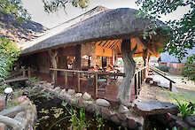 Vorderansicht der Blyde River Canyon Lodge